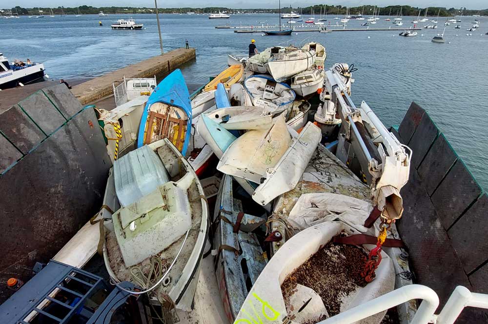 Une vaste opération de recyclage de bateaux usagés